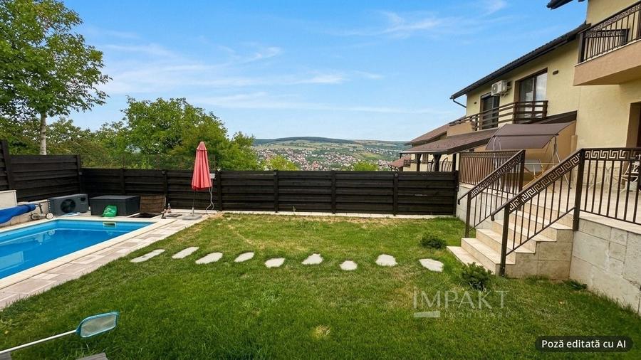 Casă individuală cu 4 camere decomandat cu Piscina în Gruia