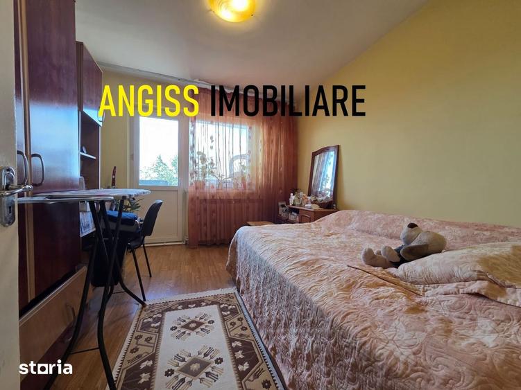 Apartament cu 3 camere decomandat în Central