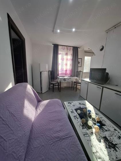 Apartament cu 2 camere semidecomandat în Hunedoara