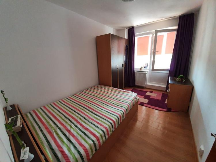 Apartament cu 4 camere decomandat în Lujerului
