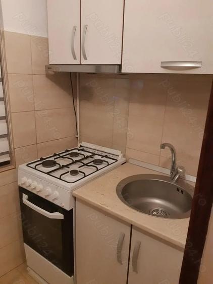 Apartament cu 3 camere decomandat în Buzaului