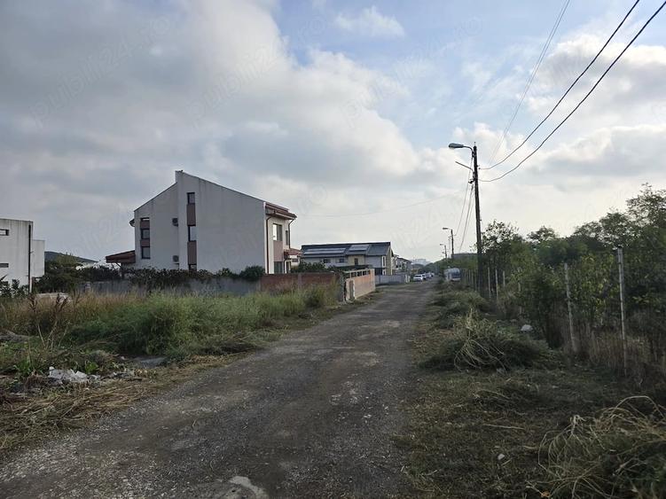Teren de 700 mp, în Palazu Mare