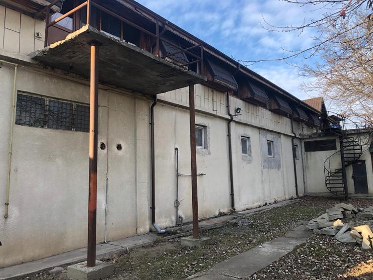 Spațiu industrial, de 1,500 mp, în Central