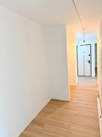 Apartament cu 3 camere decomandat în Micro 19