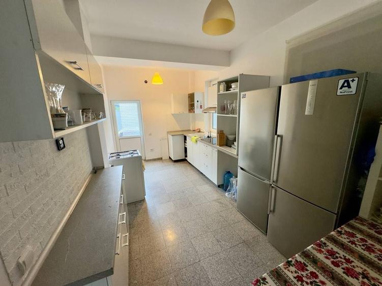 Casă individuală cu 5 camere cu Piscina în Berceni