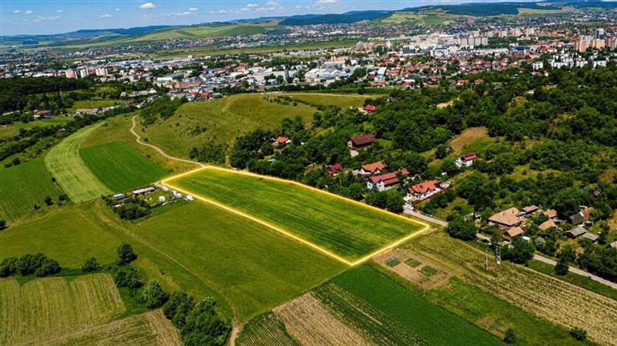 Teren Construcții intravilan de 13071 mp, în Budiului