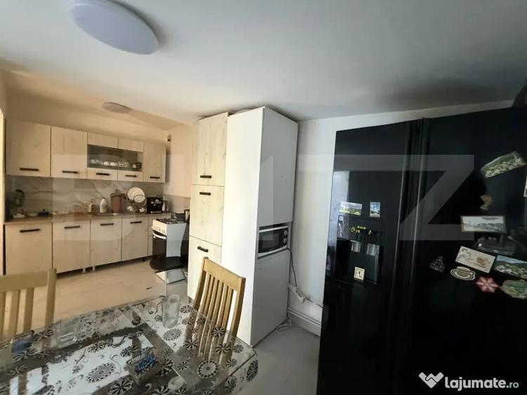 Casă cu 5 camere cu Teren 684 Mp în Botiz