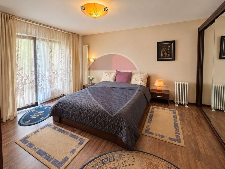 Casă individuală cu 6 camere cu Teren 497 Mp în Tractorul