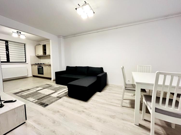 Apartament cu 2 camere semidecomandat în Cățelu