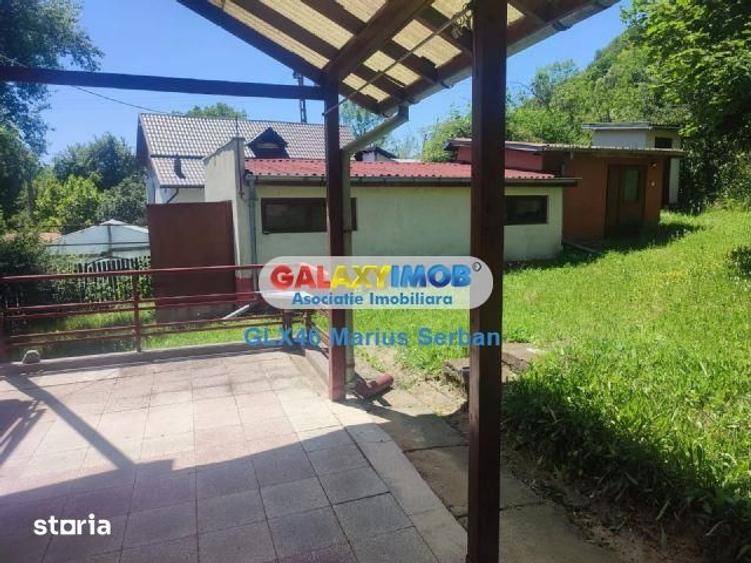 Casă cu 5 camere cu Teren 3657 Mp în Valea