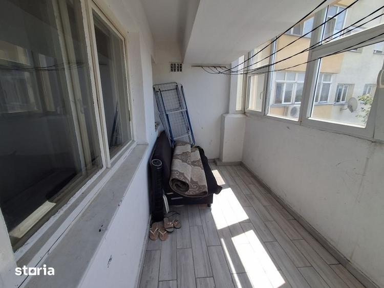 Apartament cu 3 camere semidecomandat, mobilat în Colentina — fotografia 2