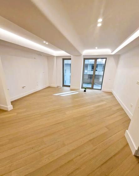 Apartament cu 3 camere decomandat în Băneasa