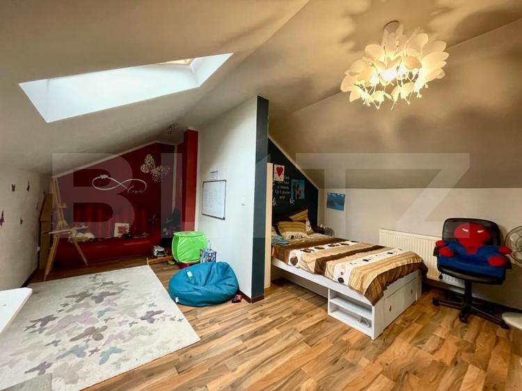 Apartament cu 3 camere semidecomandat, mobilat în George Enescu