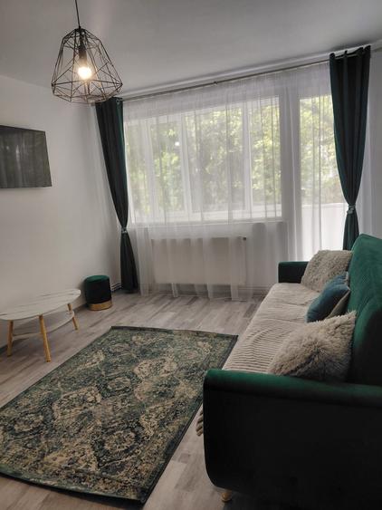 Apartament cu 2 camere decomandat în Aleea Carpați
