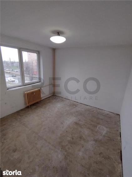 Apartament cu 3 camere decomandat în Central