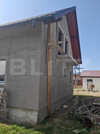 Casă individuală cu 5 camere cu Garaj în Tărlungeni