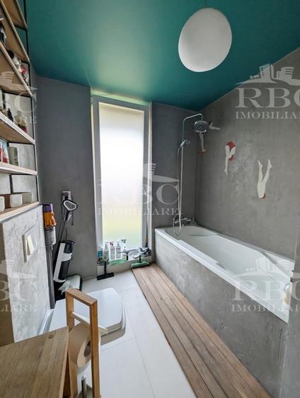 Penthouse cu 3 camere decomandat în Grigorescu