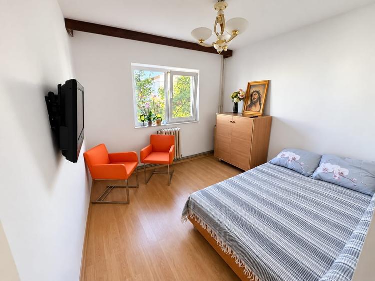 Apartament cu 3 camere decomandat în Galata