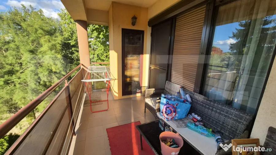 Apartament cu 3 camere decomandat, mobilat în Central