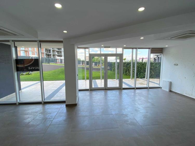 Spațiu comercial, de 75 mp, în Central