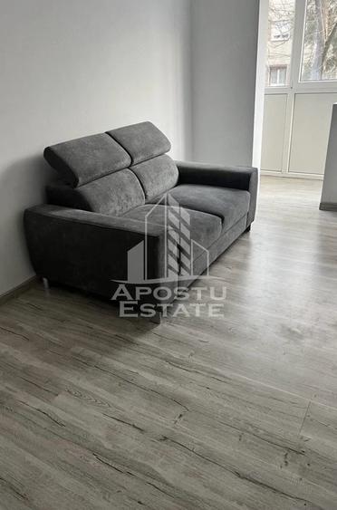 Apartament cu 3 camere semidecomandat în Dacia