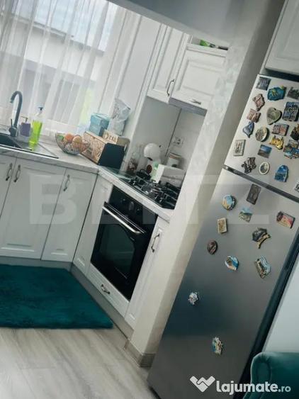 Apartament cu 3 camere decomandat în Central