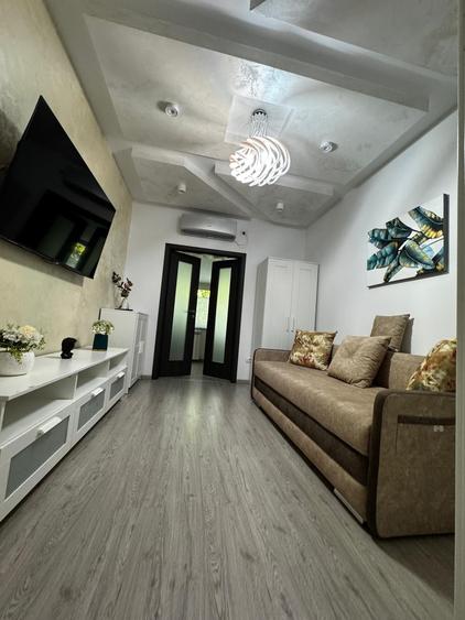 Apartament cu 2 camere decomandat în Podul de Fier