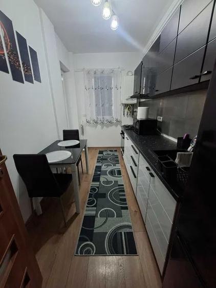 Apartament cu 2 camere decomandat, mobilat în Girocului