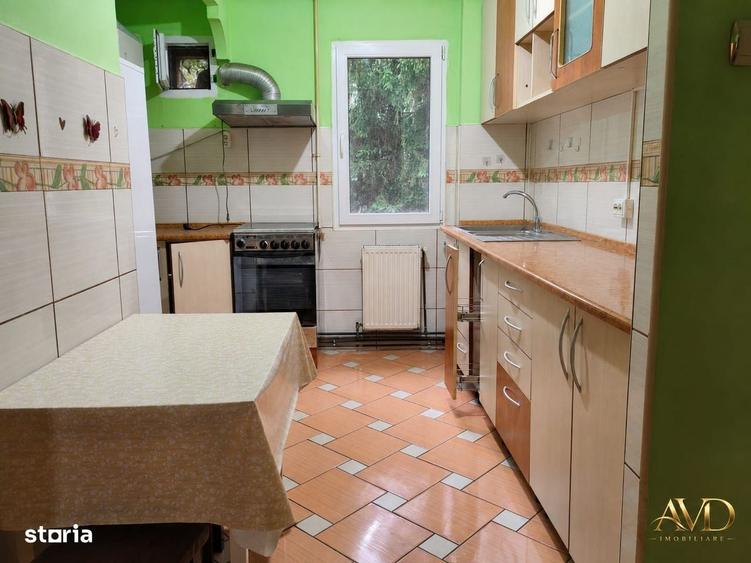 Apartament cu 3 camere semidecomandat în Astra