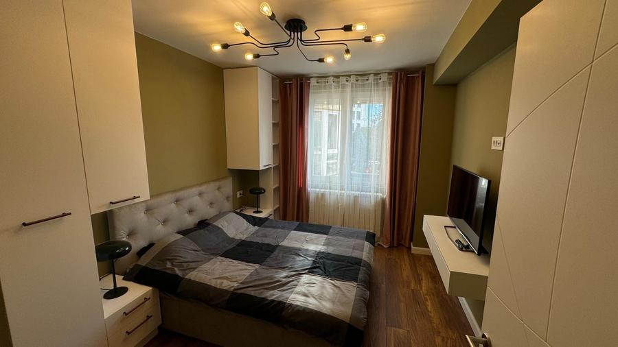 Apartament cu 3 camere decomandat, mobilat în Aradului