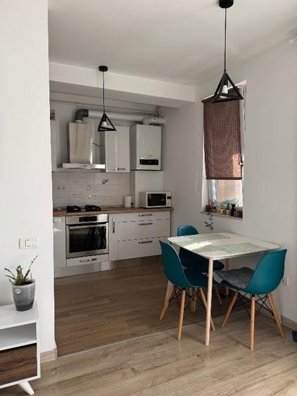 Apartament cu 2 camere decomandat, mobilat în Dumbrăvița