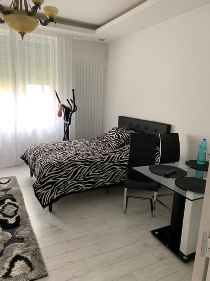 Casă cu 3 camere cu Teren 70 Mp în Exterior Vest