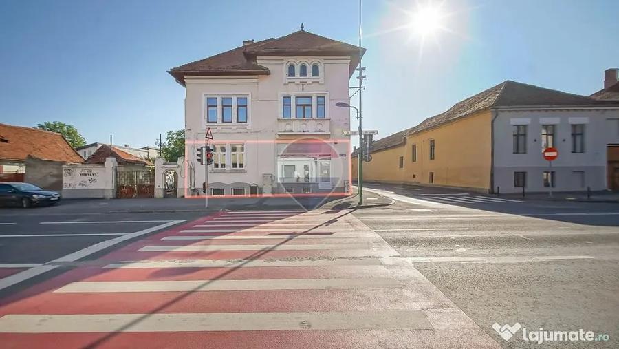 Spațiu comercial, de 120 mp, în Central