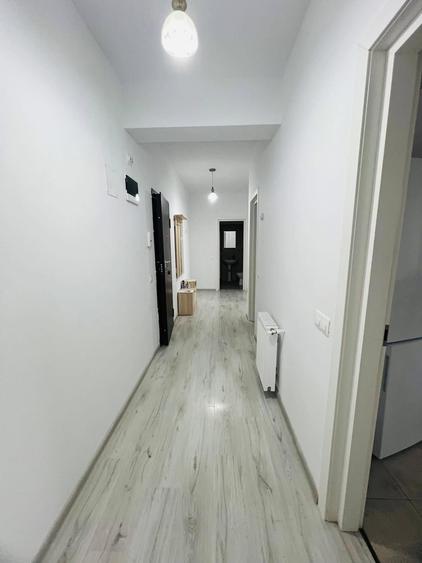 Apartament cu 3 camere semidecomandat în Drumul Taberei
