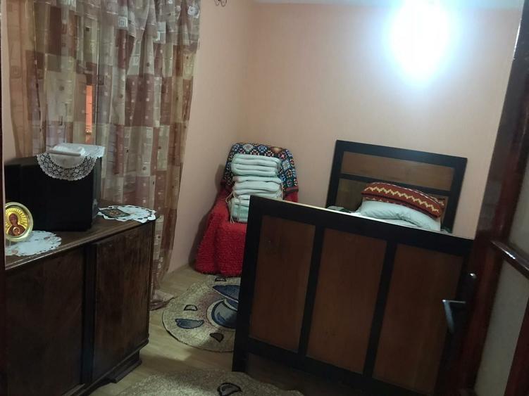 Casă cu 4 camere cu Teren 2500 Mp în Ilovăț