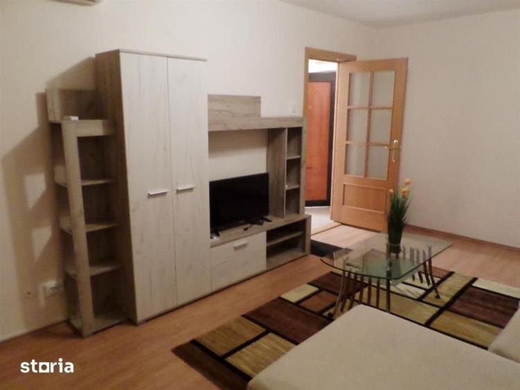 Apartament cu 3 camere decomandat în Republicii