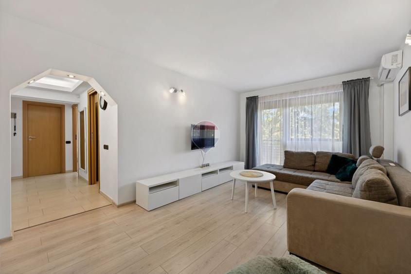 Apartament cu 4 camere decomandat, mobilat în UTA