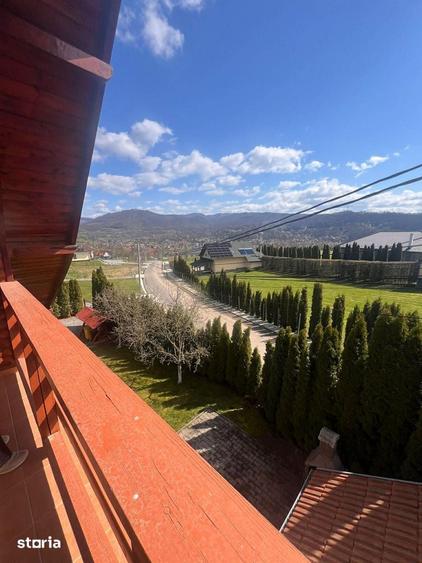 Casă cu 4 camere cu Teren 700 Mp în Central