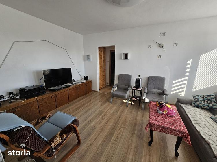 Apartament cu 2 camere semidecomandat în 1 Mai
