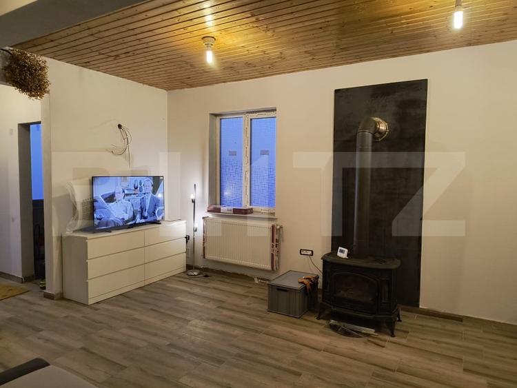 Casă individuală cu 4 camere cu Canalizare în Câmpenești