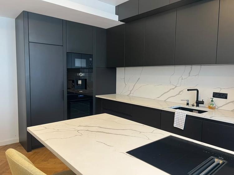 Apartament cu 4 camere decomandat în Herăstrău