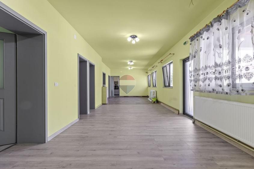 Casă individuală cu 7 camere cu Teren 1363 Mp în Sânnicolau Mic