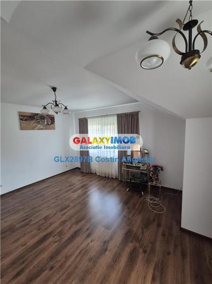 Casă cu 5 camere cu Teren 850 Mp în Central