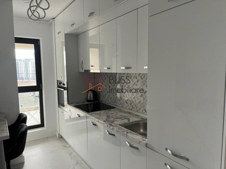 Apartament cu 3 camere semidecomandat, mobilat în Pipera