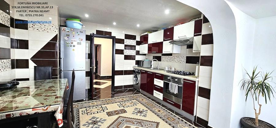 Apartament cu 3 camere decomandat în 1 Mai