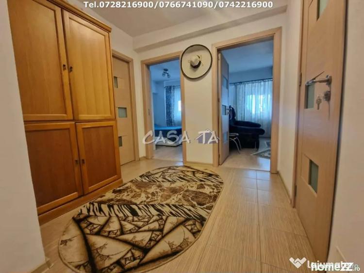 Apartament cu 4 camere decomandat în Central