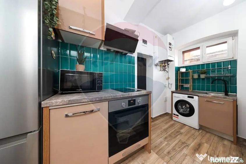Apartament cu 2 camere semidecomandat în Schei