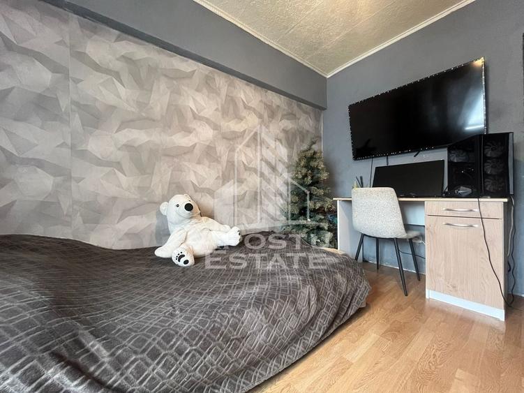 Apartament cu 4 camere decomandat în Confecții