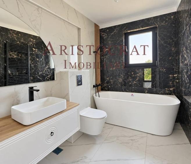 Casă cu 5 camere cu Teren 330 Mp în Corbeanca
