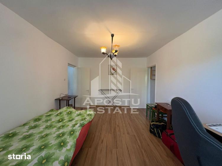 Apartament cu 2 camere semidecomandat în Girocului